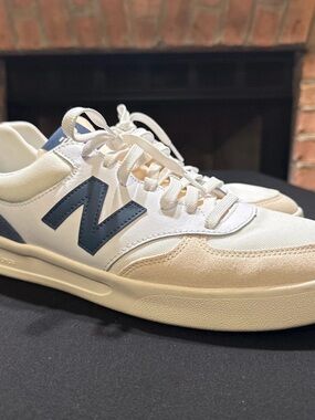New Balance Men's White and Blue Retro Low-Top Sneakers